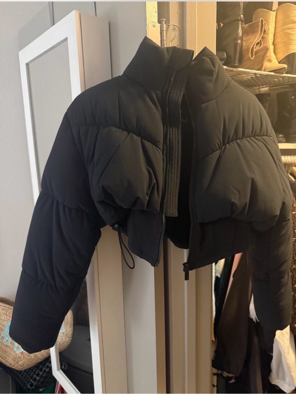 ALO Yoga Black Cropped Puffer Jacket